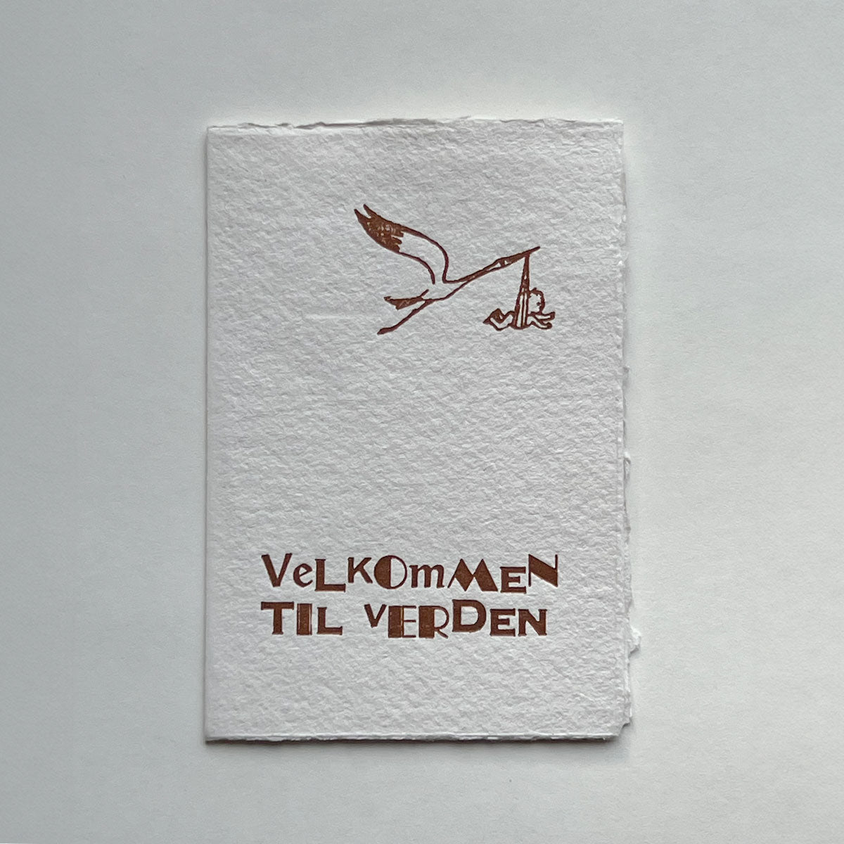 Håndlagde kort til nyfødt—perfekt for å ønske den lille velkommen.